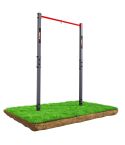 Outdoor Klimmzugstange von K-Sport mit roter Pull-up-Stange auf Grasuntergrund