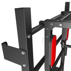 Stabile Wandhalterung der Fitness-Sprossenwand mit Schraubverbindungen