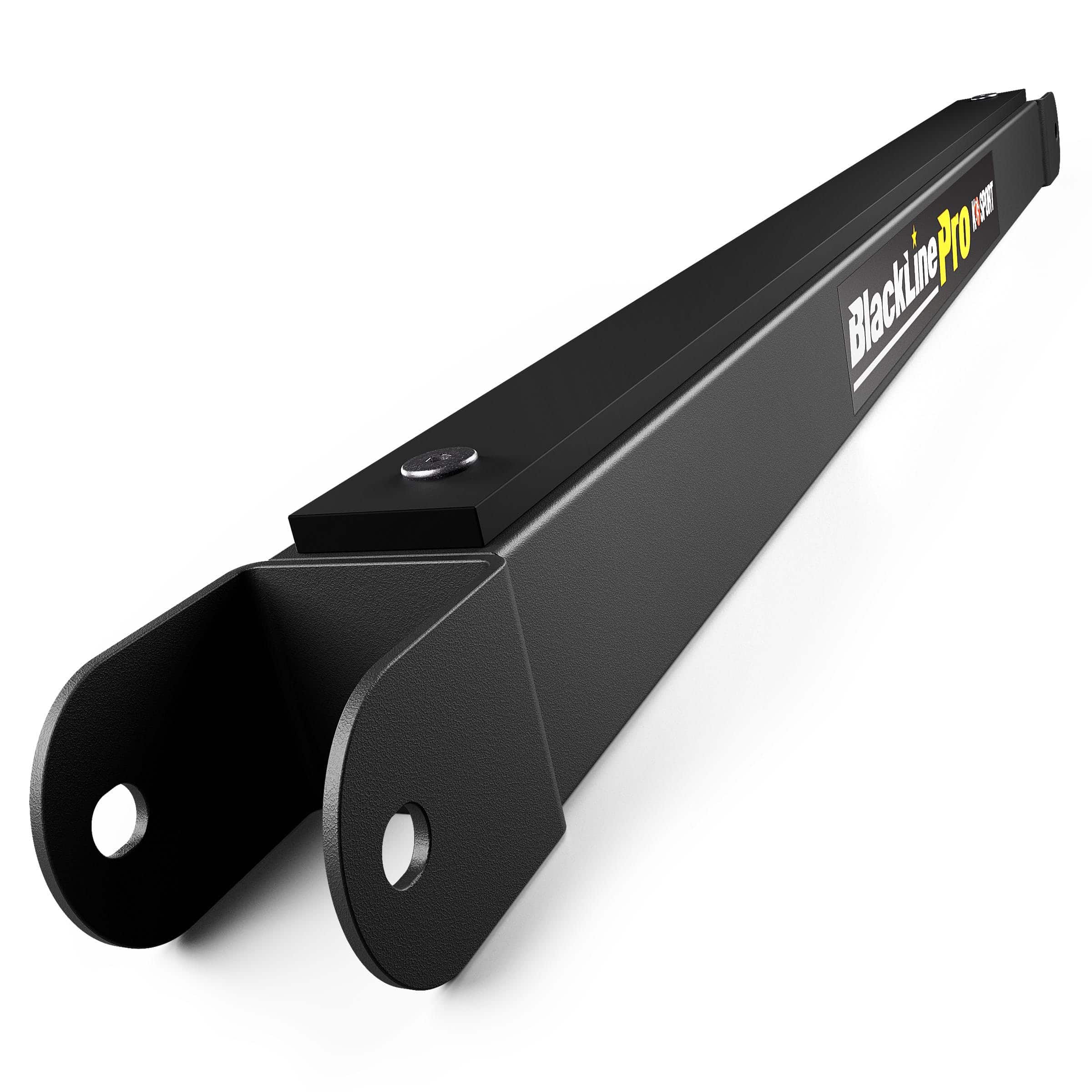 Detailansicht einer massiven Querstrebe aus pulverbeschichtetem Stahl am Power Rack