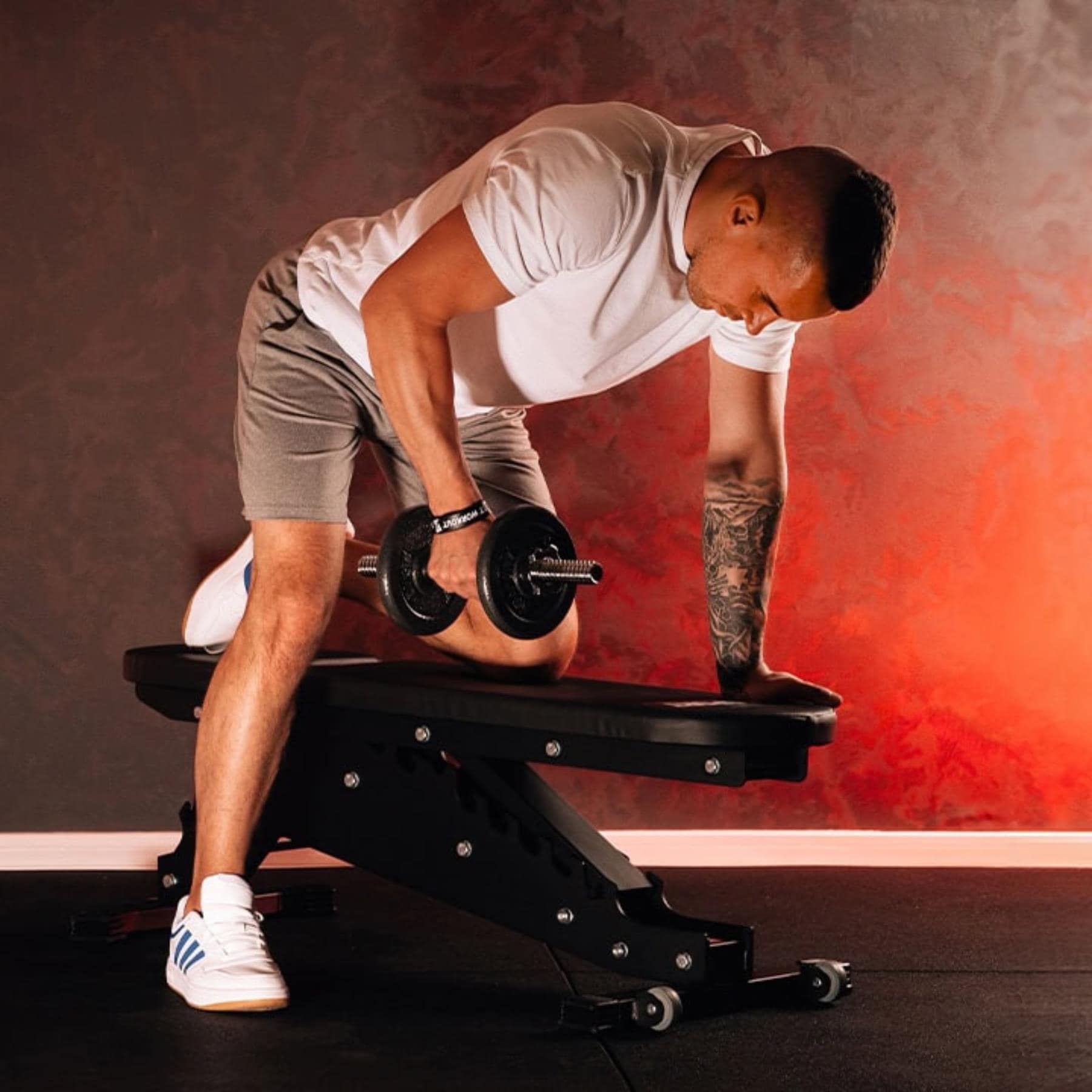 Rematore con manubrio su panca K-Sport – allenamento efficace per la schiena