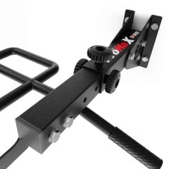 Vue détaillée du support mural réglable d'une barre de traction Multi-Grip en acier