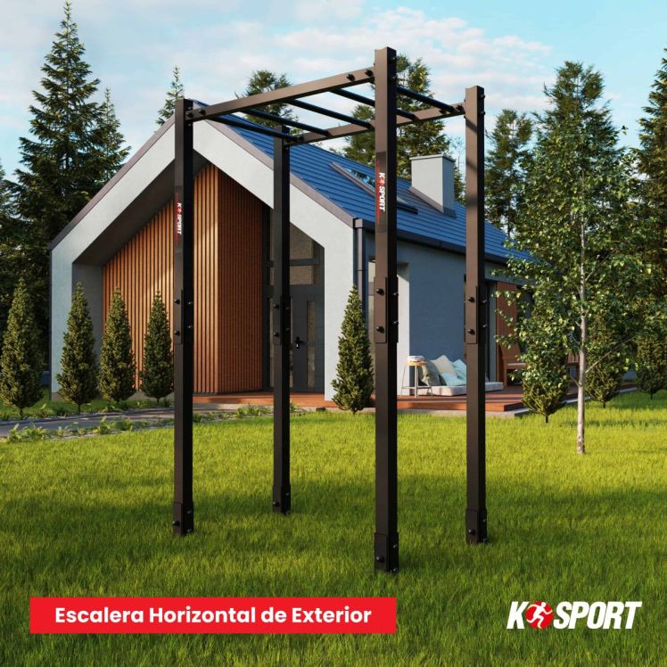 Estructura de monkey bars para exterior instalada en el jardín de una vivienda unifamiliar moderna, montada sobre césped y apta para entrenamiento al aire libre