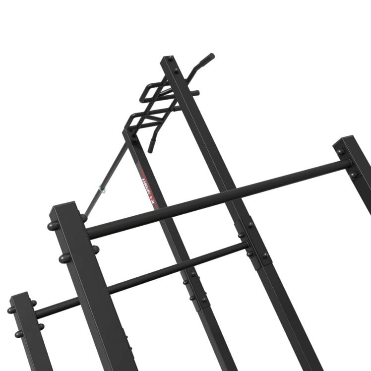 Detalle de la monkey bar y las empuñaduras de dominadas de acero con recubrimiento en polvo, construcción soldada resistente