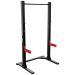 Vista lateral del K-Sport Squat Rack con marco de acero negro y ganchos en J rojos ajustables