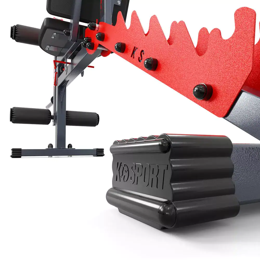 Vista inferior banco musculación extensión de piernas y curl