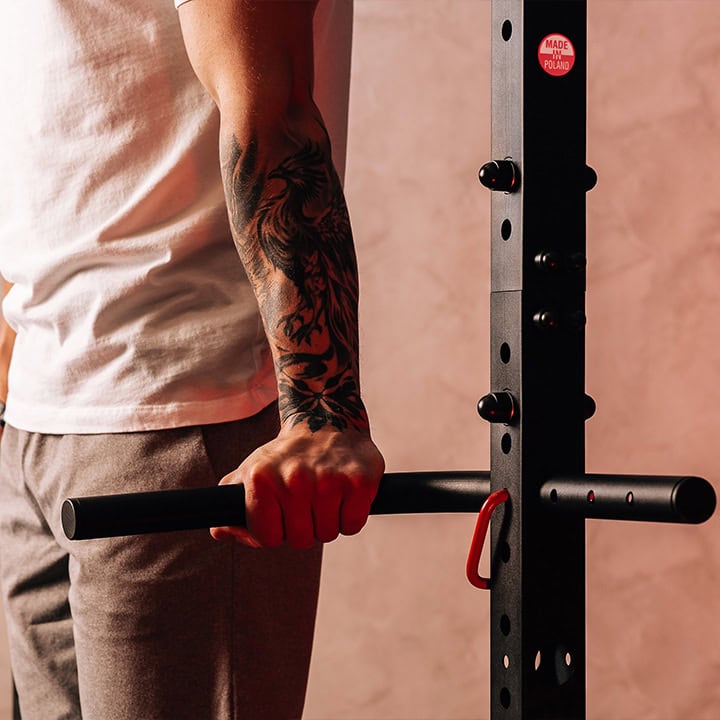 Prise sur les barres de dips pour exercices triceps