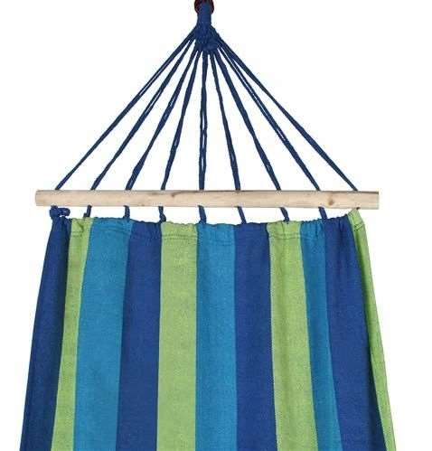 Primer plano del soporte de una hamaca azul-verde