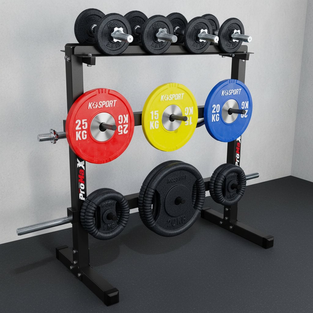 Rack de pesas con discos de colores y mancuernas en home gym, solución compacta y funcional