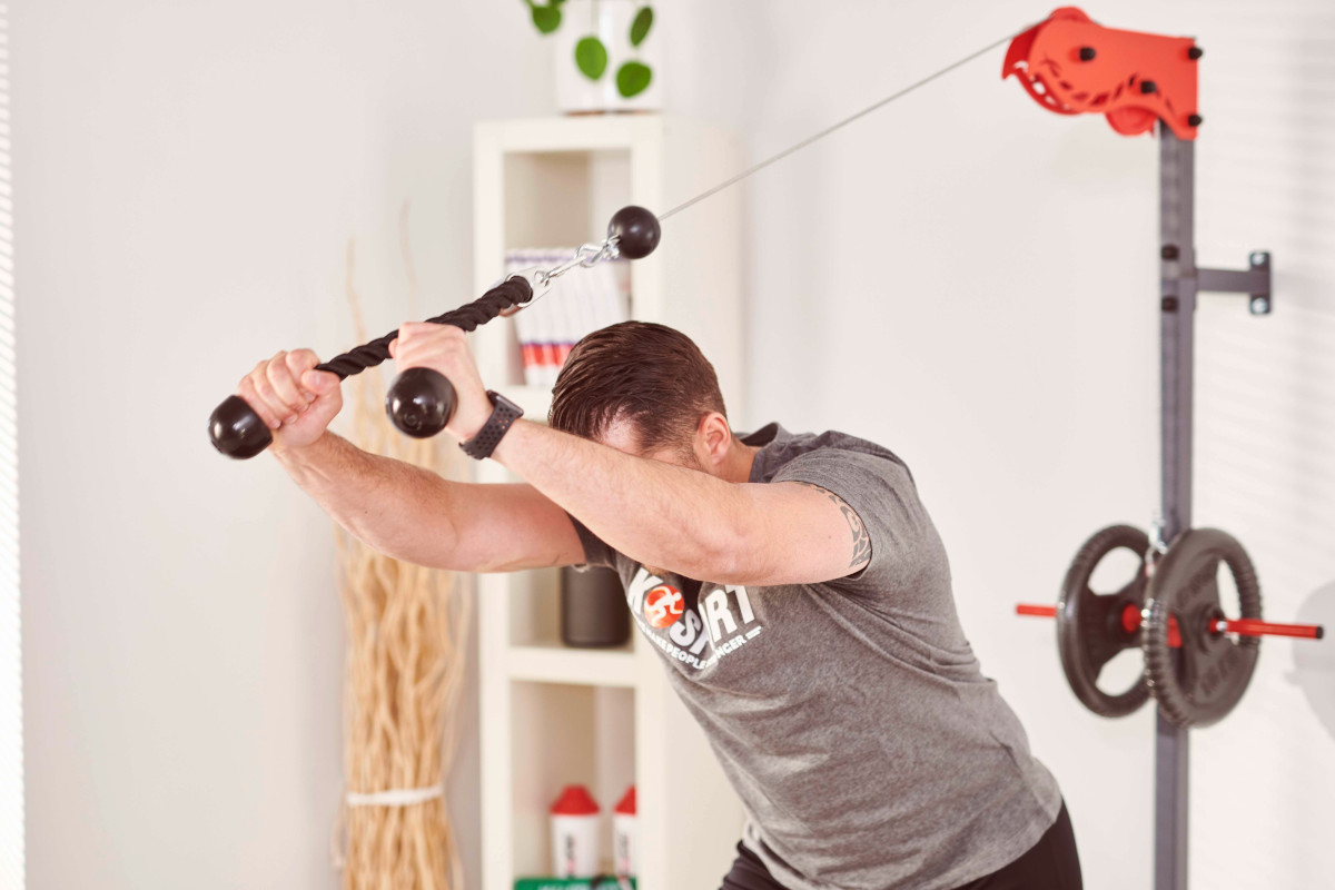 Tu entrenamiento en casa K-Sport - press de tríceps